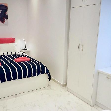 Cozy Apartment In The Center Of Афины Экстерьер фото
